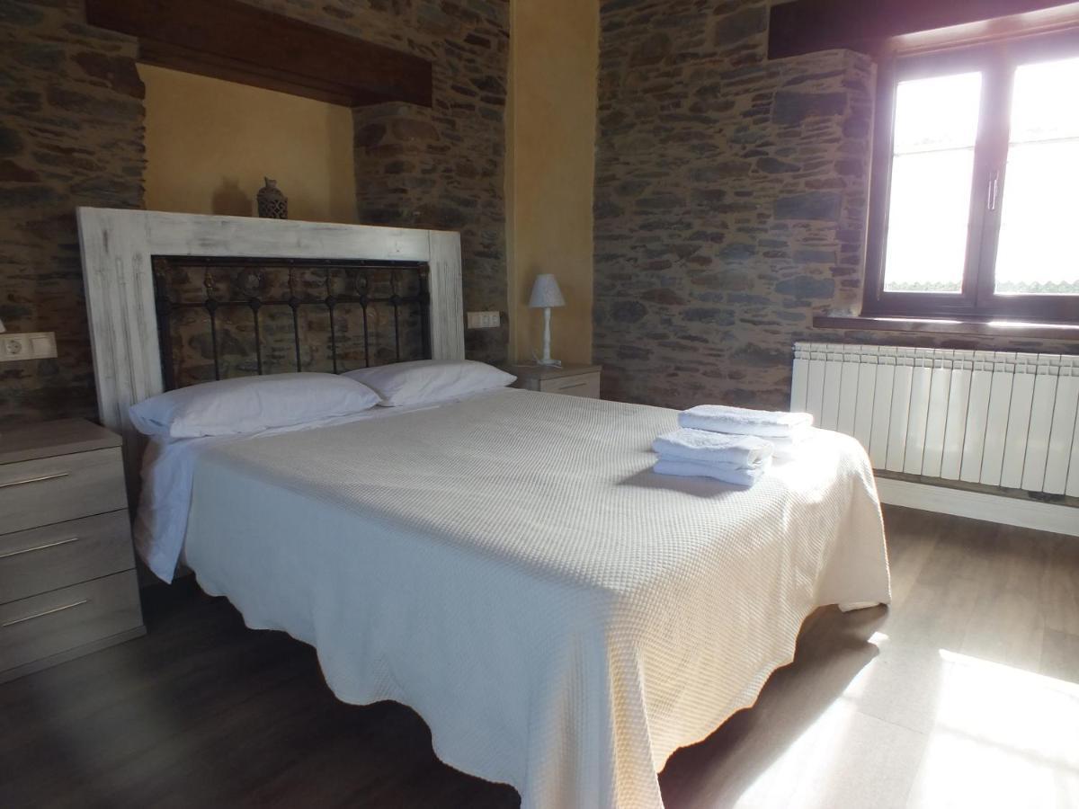 Apartamentos Puerta Del Castro Coana Bagian luar foto