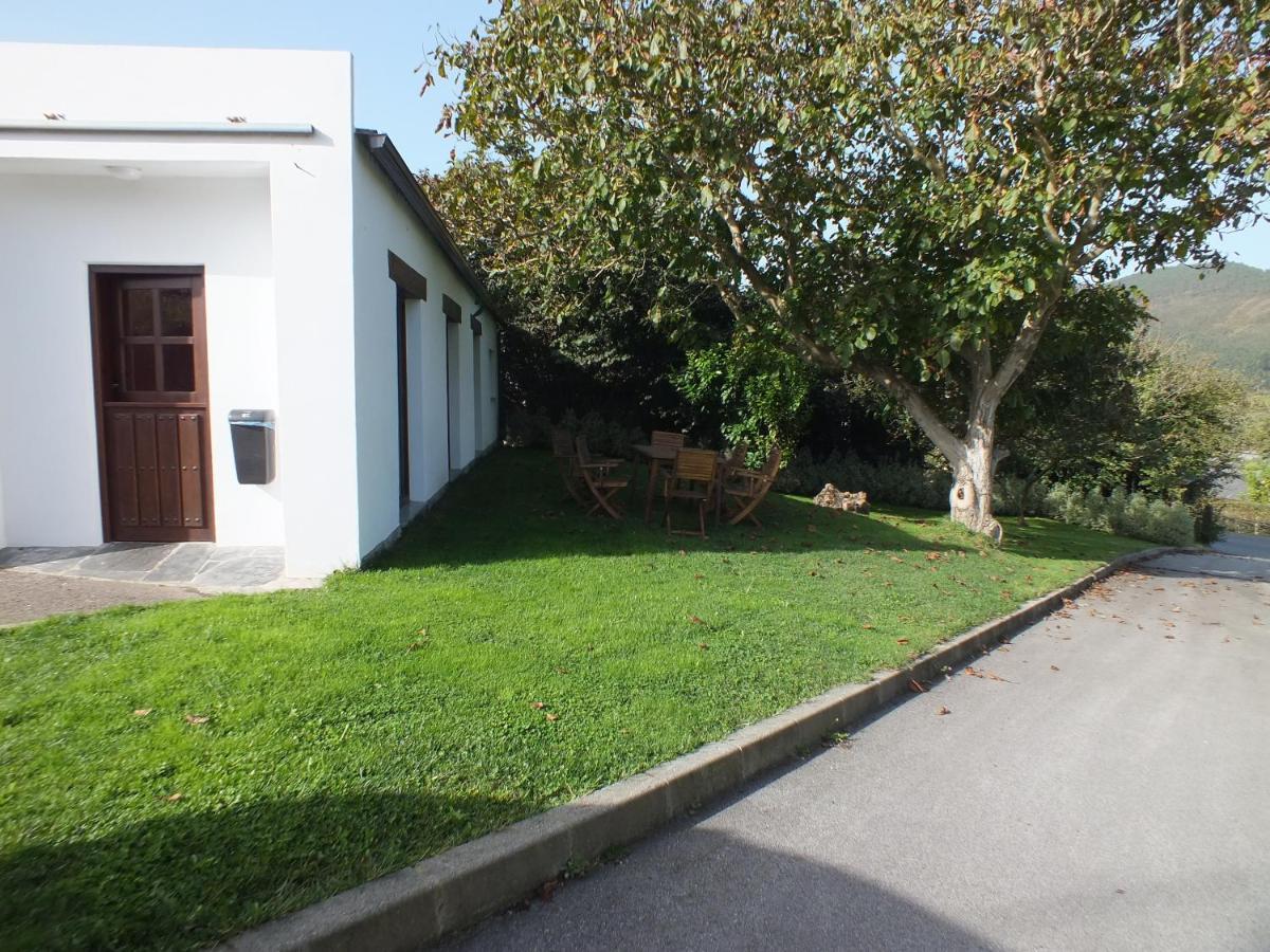 Apartamentos Puerta Del Castro Coana Bagian luar foto